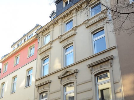 KÖLN-SEVERINSVIERTEL, DENKMALGESCHÜTZTES MEHRPARTEIENHAUS