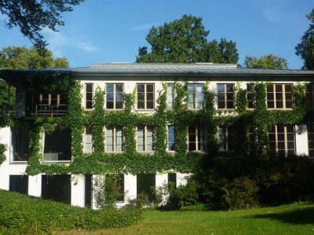 KÖLN-MARIENBURG, MODERNES WOHNHAUS