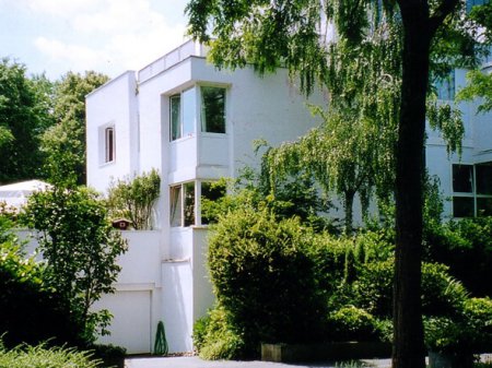 KÖLN-MARIENBURG, MODERNES EINFAMILIENHAUS