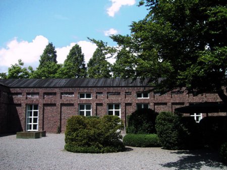 KÖLNER WESTEN, WASSERBURG