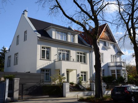 KÖLN-MARIENBURG NEUERBAUTE VLLA IM KLASSISCHEN STIL