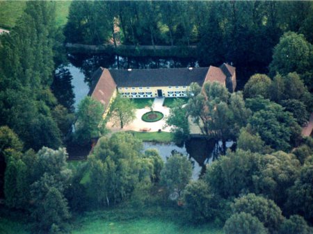 LANGENFELD, WASSERBURG